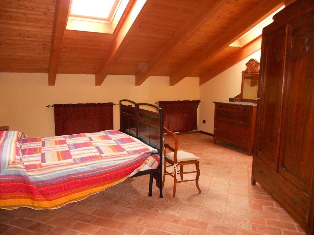 Agriturismo Monrabbioso Appartement Cereseto Kamer foto